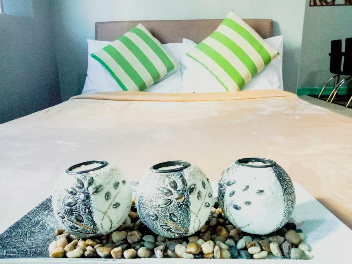 Forbes Area Bgc Taguig Manila Apartment Ngoại thất bức ảnh